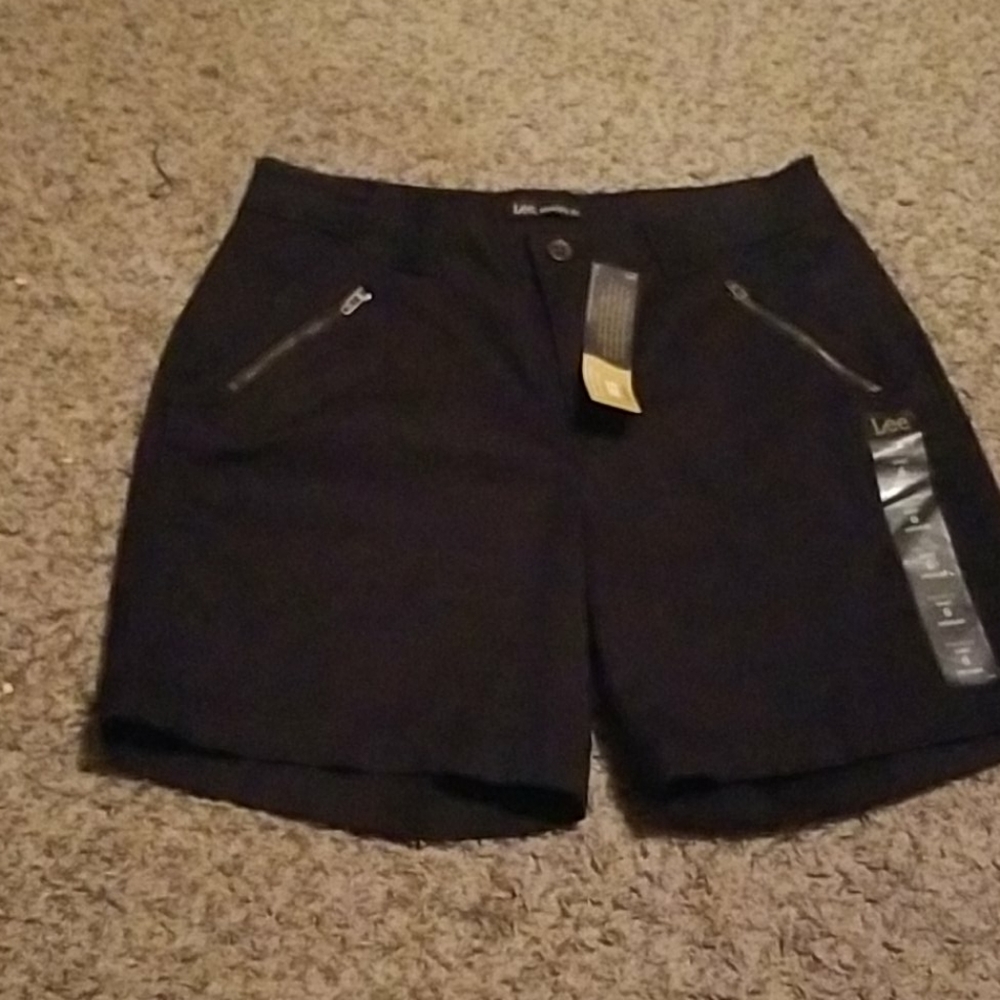 NWT Lee Straight Fit size 6 Shorts